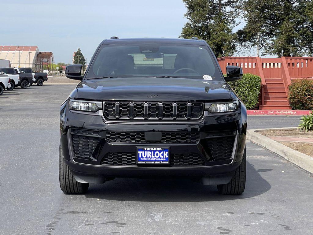 new 2026 Jeep Grand Cherokee car, priced at $45,945