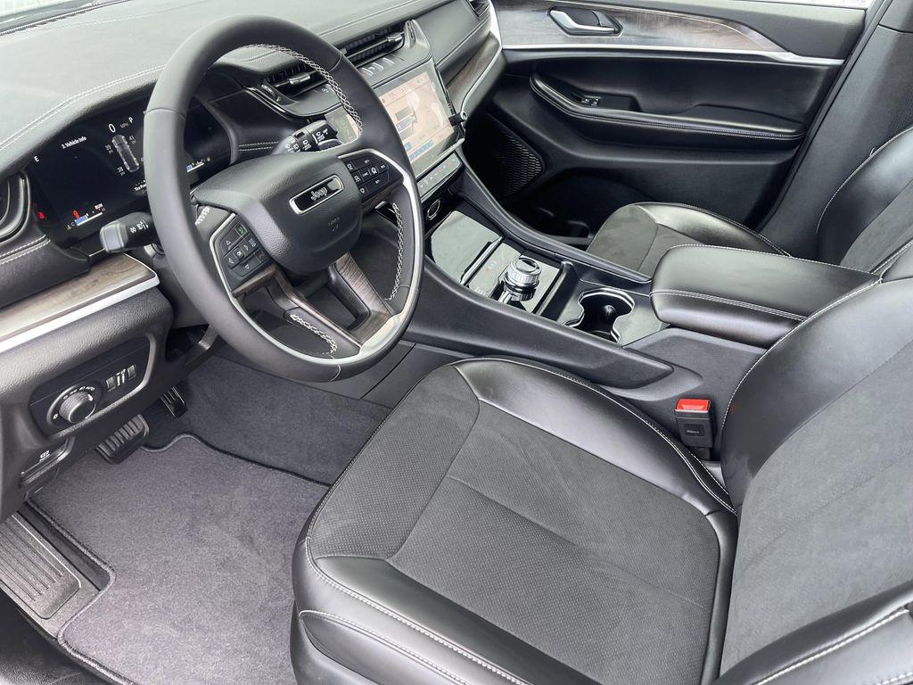 new 2026 Jeep Grand Cherokee car, priced at $45,945