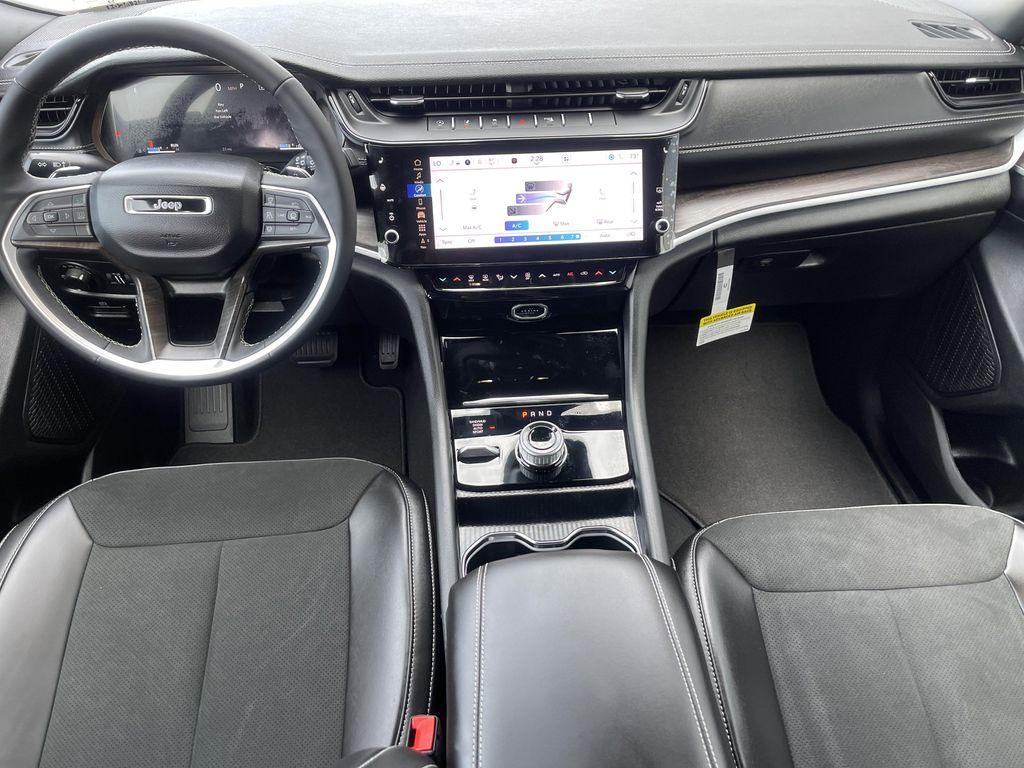 new 2026 Jeep Grand Cherokee car, priced at $45,945