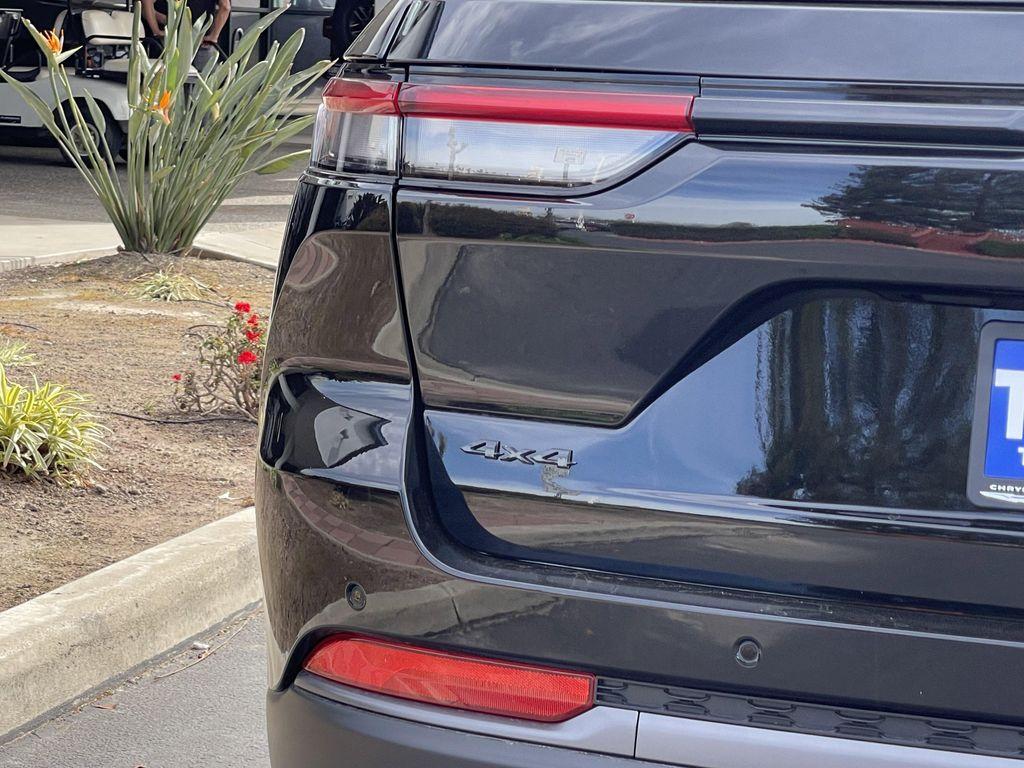 new 2026 Jeep Grand Cherokee car, priced at $45,945