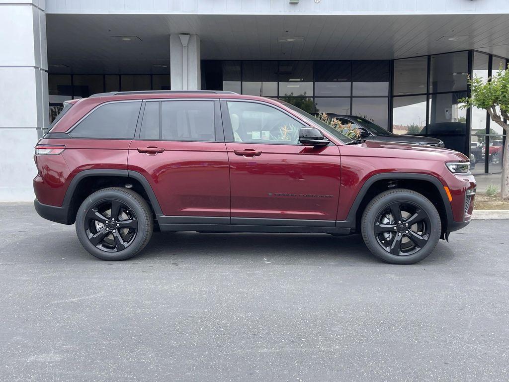 new 2026 Jeep Grand Cherokee car, priced at $49,900