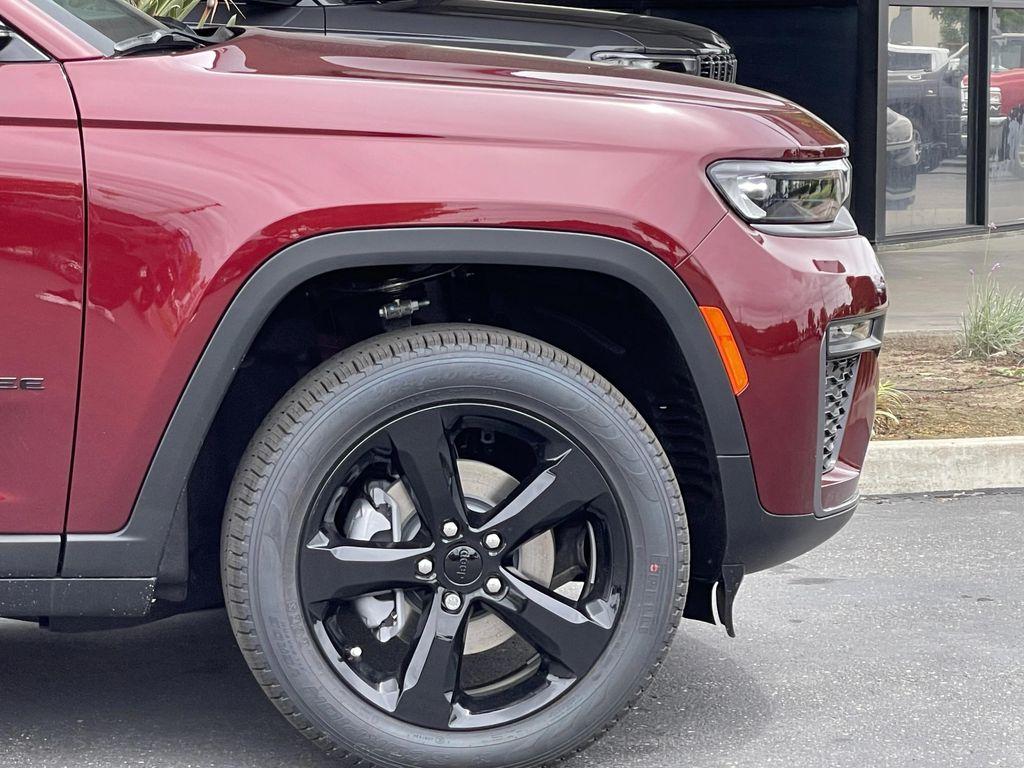 new 2026 Jeep Grand Cherokee car, priced at $49,900