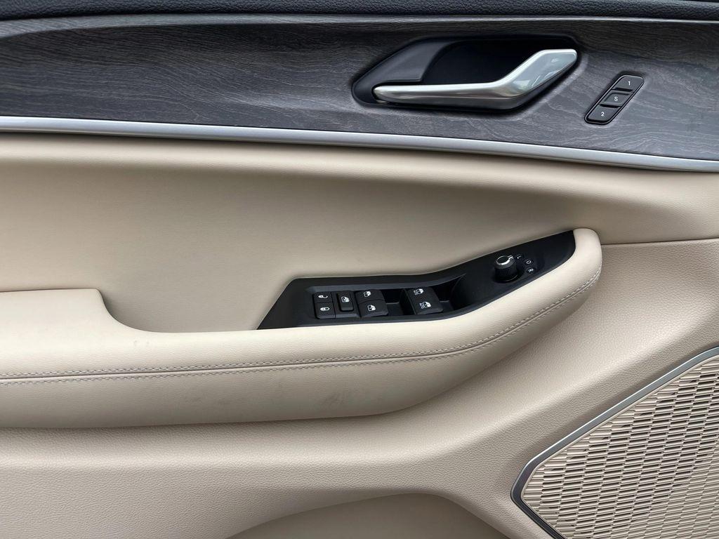 new 2026 Jeep Grand Cherokee car, priced at $49,900