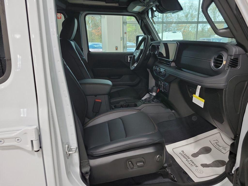 new 2025 Jeep Wrangler car, priced at $53,839
