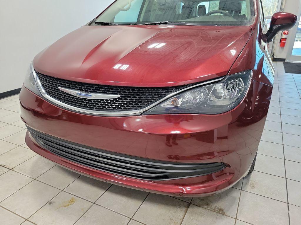 used 2018 Chrysler Pacifica car, priced at $15,499
