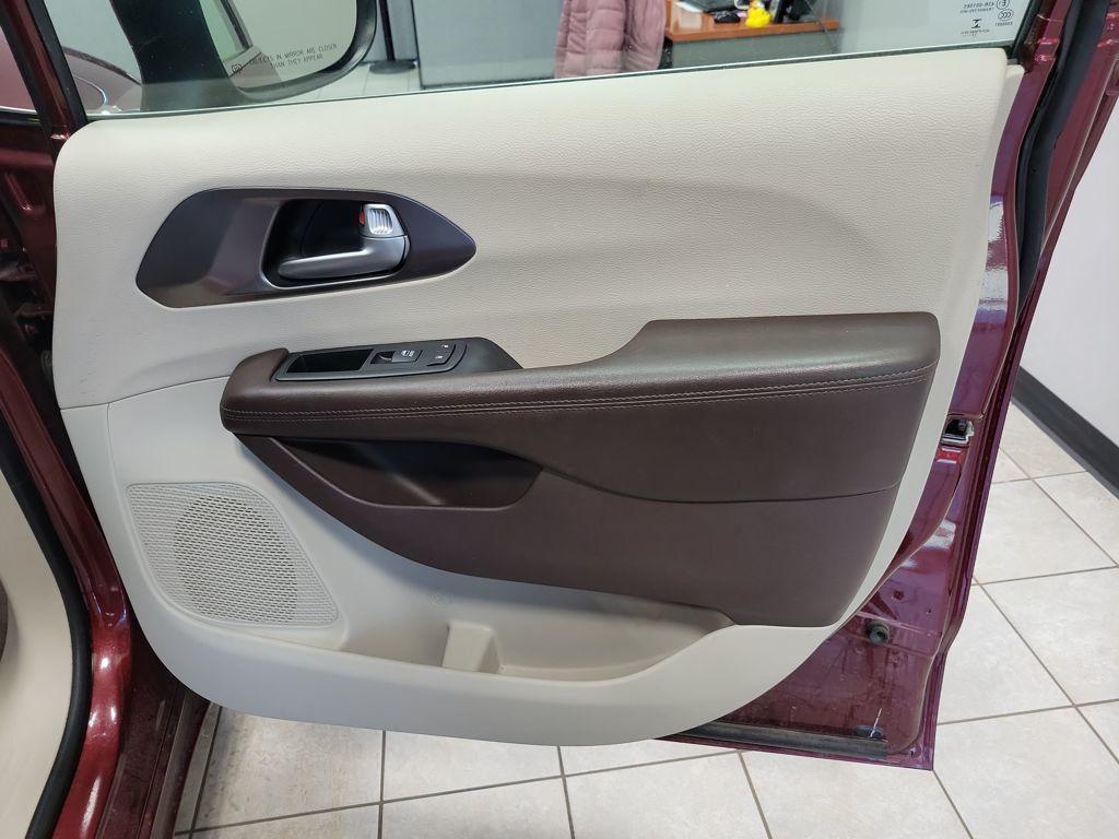 used 2018 Chrysler Pacifica car, priced at $15,499