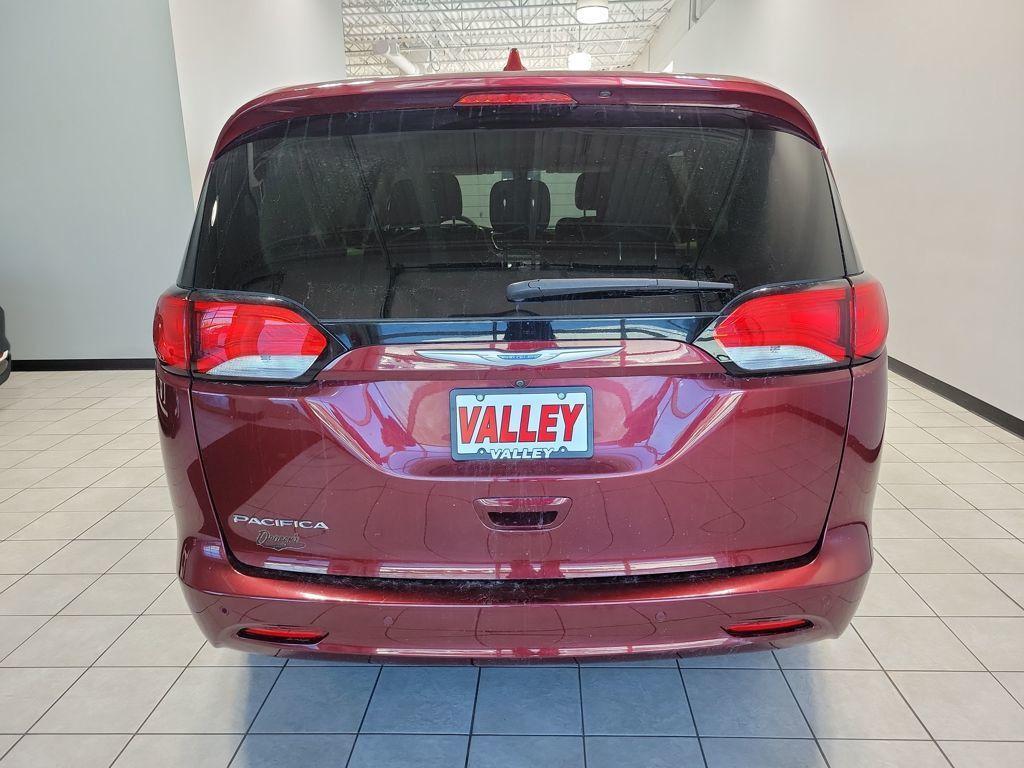 used 2018 Chrysler Pacifica car, priced at $15,499