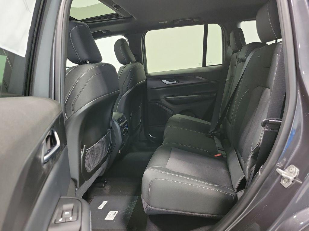 new 2026 Jeep Grand Cherokee car, priced at $41,806