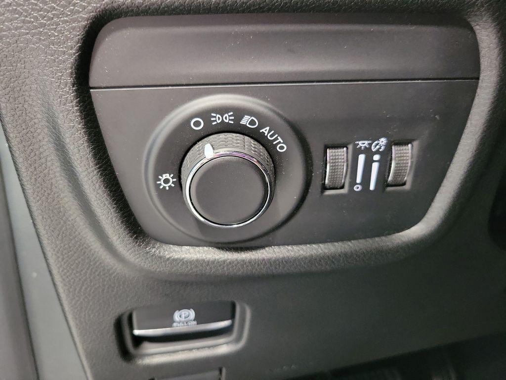 new 2026 Jeep Grand Cherokee car, priced at $41,806