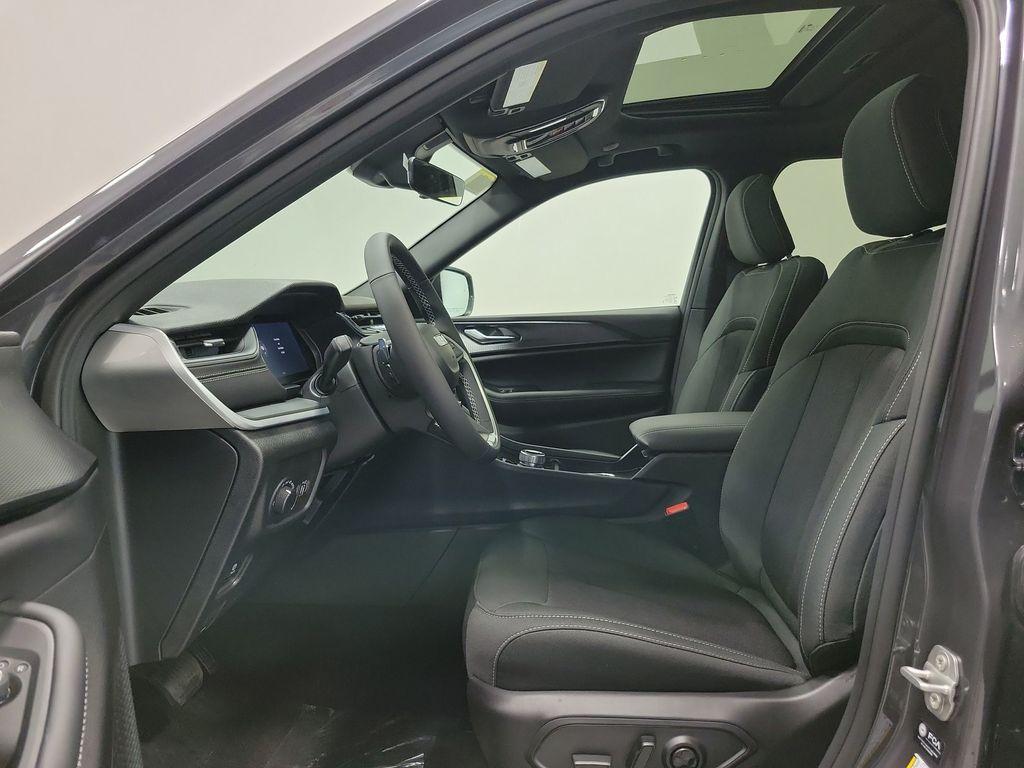 new 2026 Jeep Grand Cherokee car, priced at $41,806