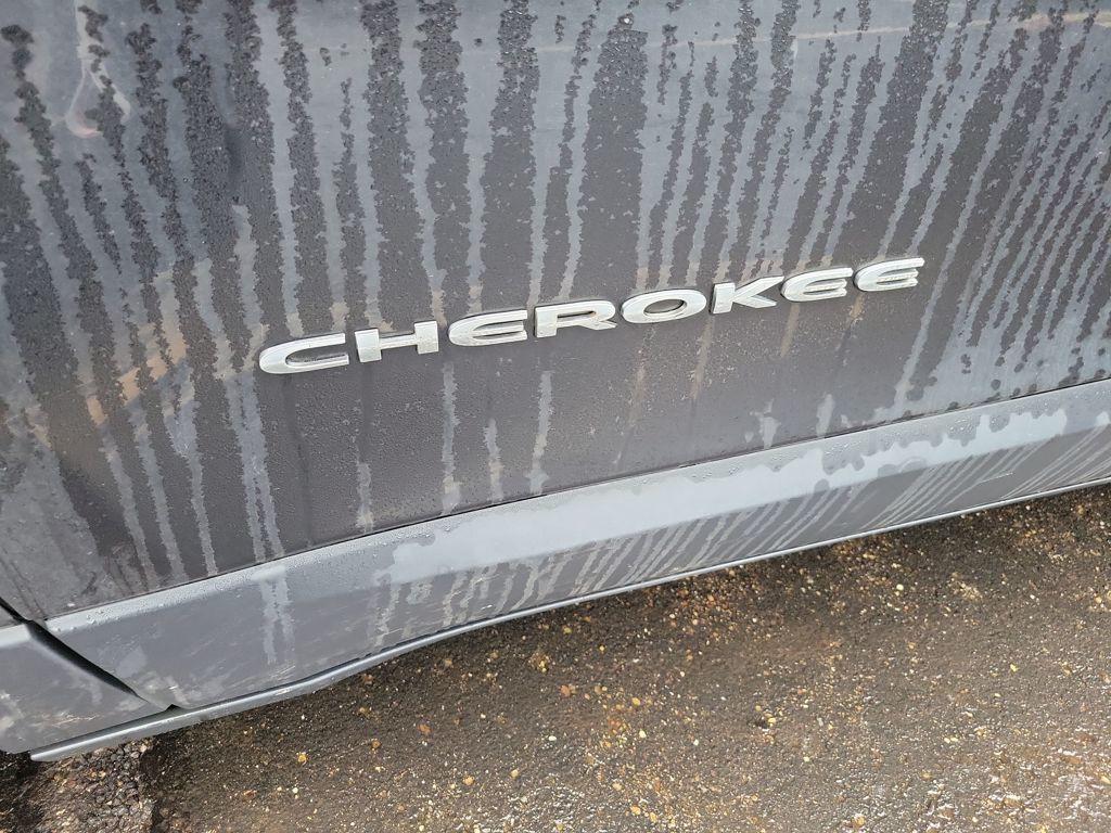 used 2014 Jeep Cherokee car, priced at $8,497