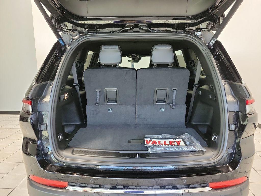 new 2025 Jeep Grand Cherokee L car, priced at $43,702