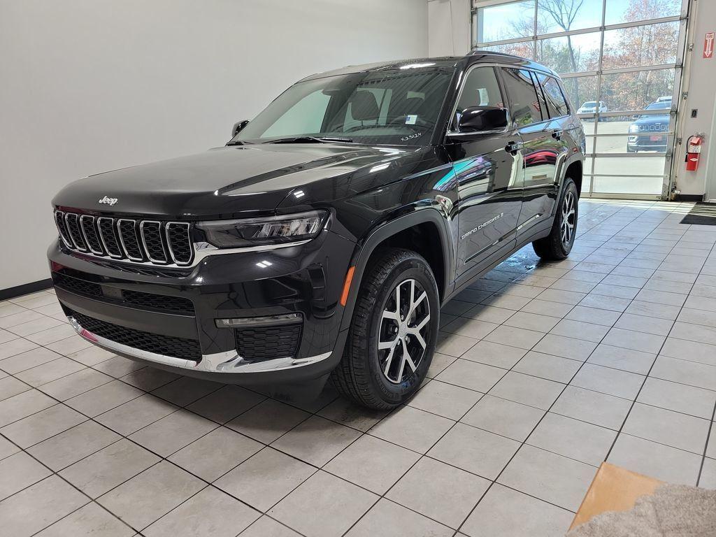 new 2025 Jeep Grand Cherokee L car, priced at $43,702