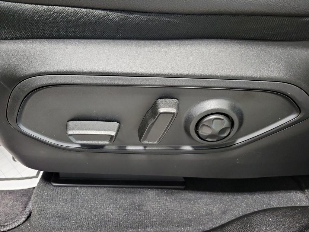 new 2025 Jeep Grand Cherokee L car, priced at $43,702