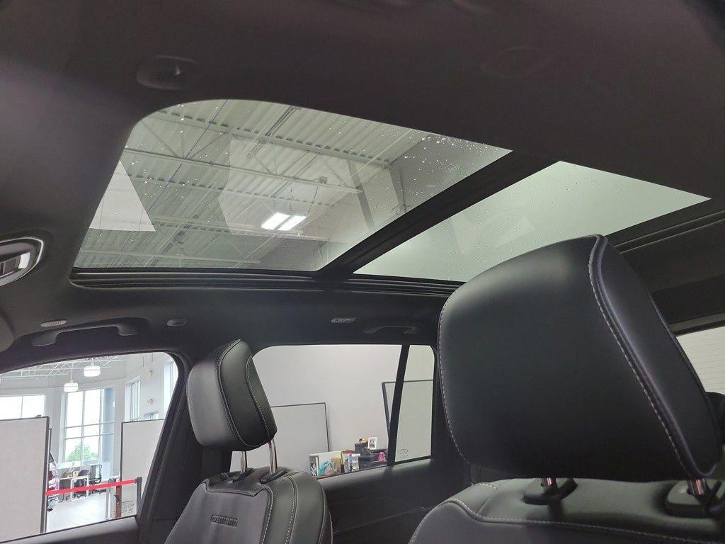 new 2025 Jeep Grand Cherokee car, priced at $51,340