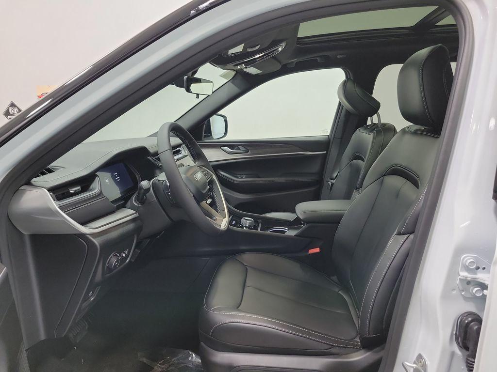 new 2025 Jeep Grand Cherokee car, priced at $48,436