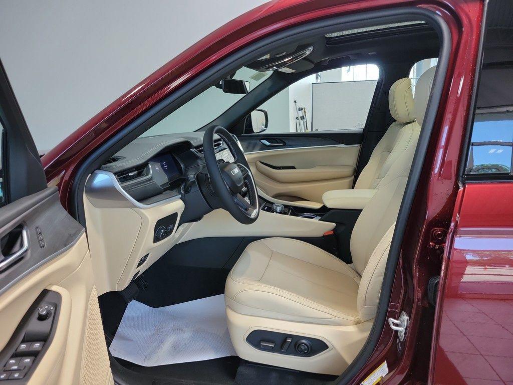 new 2025 Jeep Grand Cherokee L car, priced at $42,055