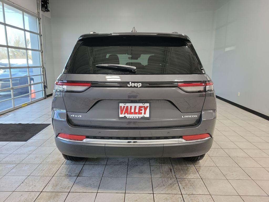 new 2026 Jeep Grand Cherokee car, priced at $40,414