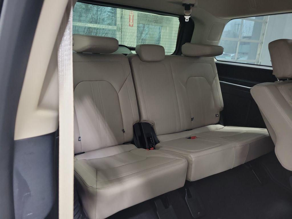 used 2024 Ford Expedition car, priced at $56,792