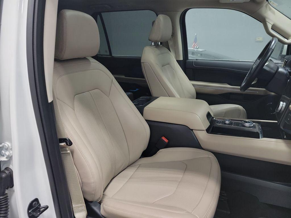 used 2024 Ford Expedition car, priced at $56,792