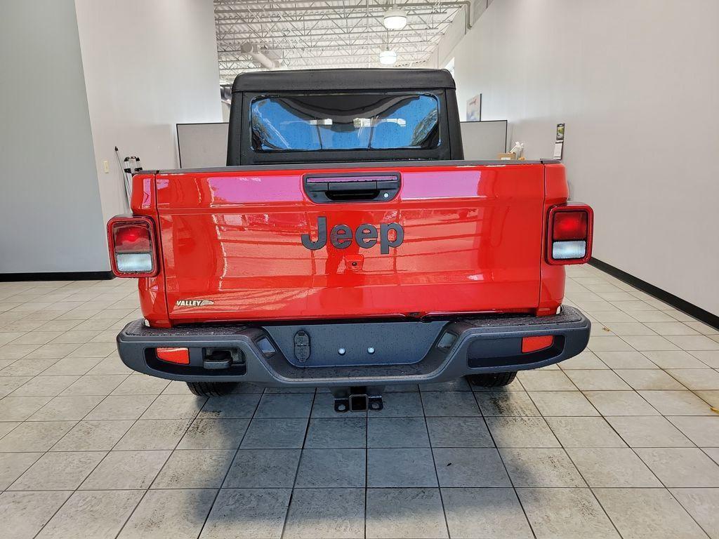 new 2025 Jeep Gladiator car, priced at $46,039