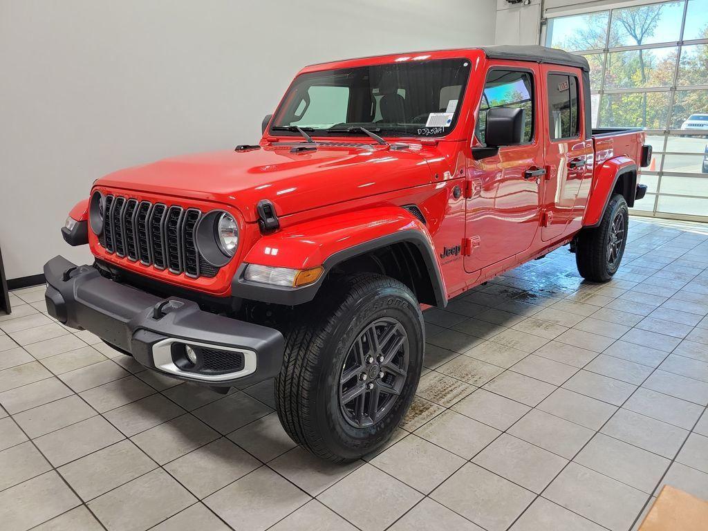 new 2025 Jeep Gladiator car, priced at $46,039