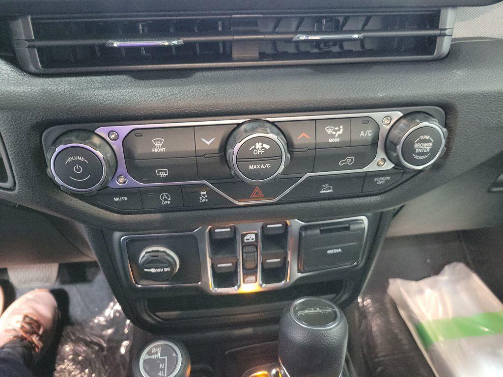 new 2026 Jeep Gladiator car, priced at $46,390