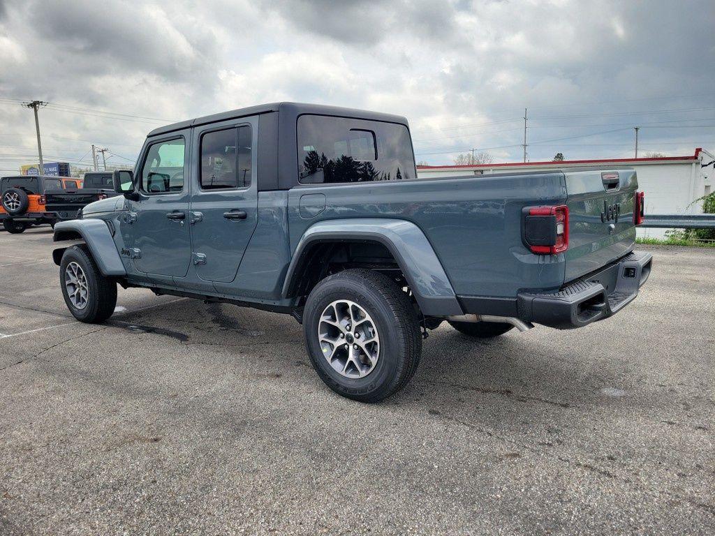 new 2025 Jeep Gladiator car, priced at $43,390