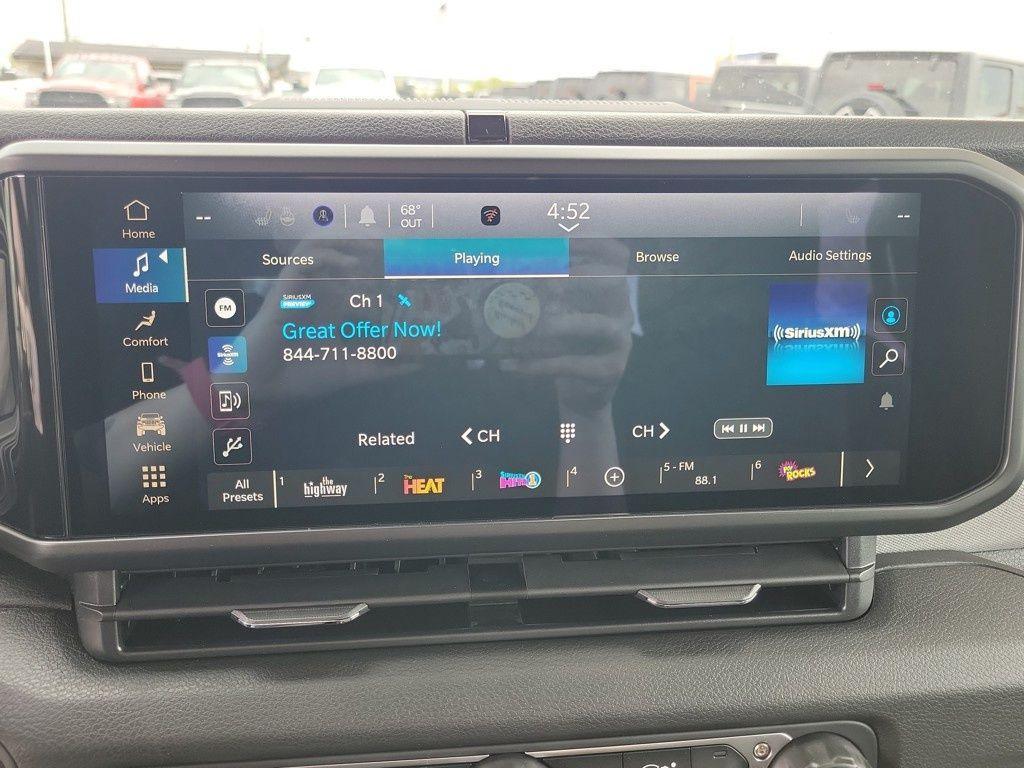 new 2025 Jeep Gladiator car, priced at $43,390