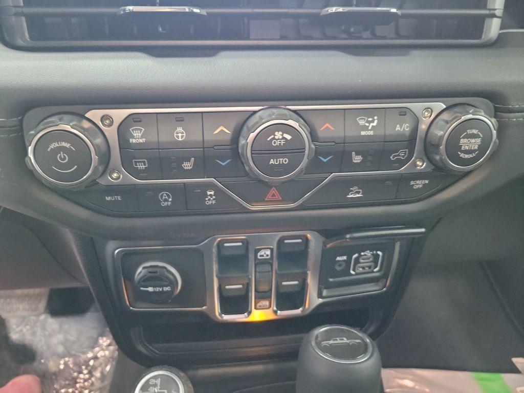 new 2026 Jeep Gladiator car, priced at $49,620