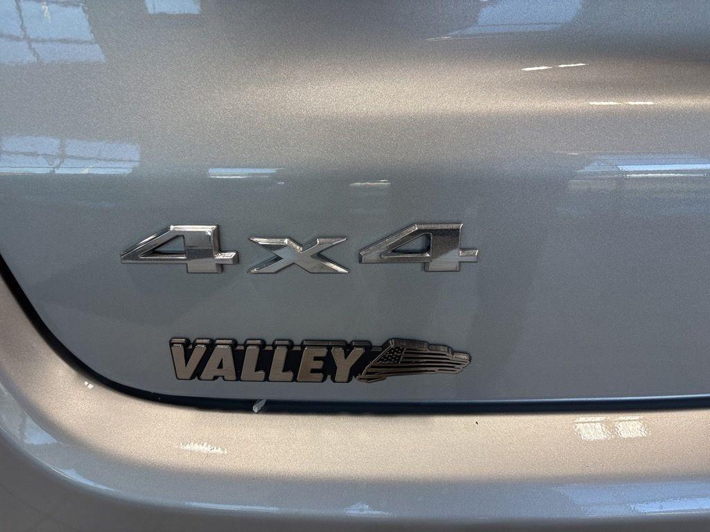 used 2025 Jeep Compass car, priced at $27,999