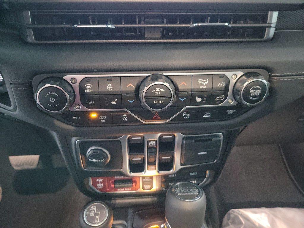 new 2025 Jeep Wrangler car, priced at $89,991