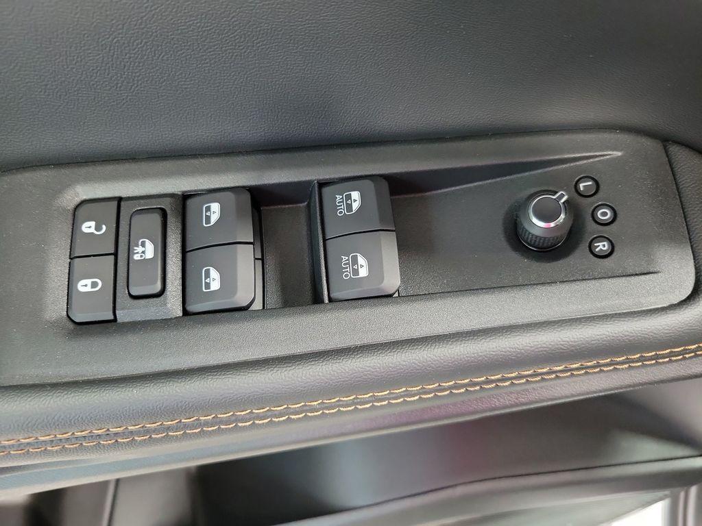 new 2026 Jeep Cherokee car, priced at $39,718