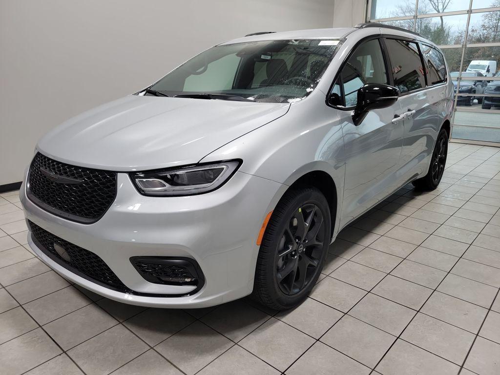 new 2026 Chrysler Pacifica car, priced at $47,800