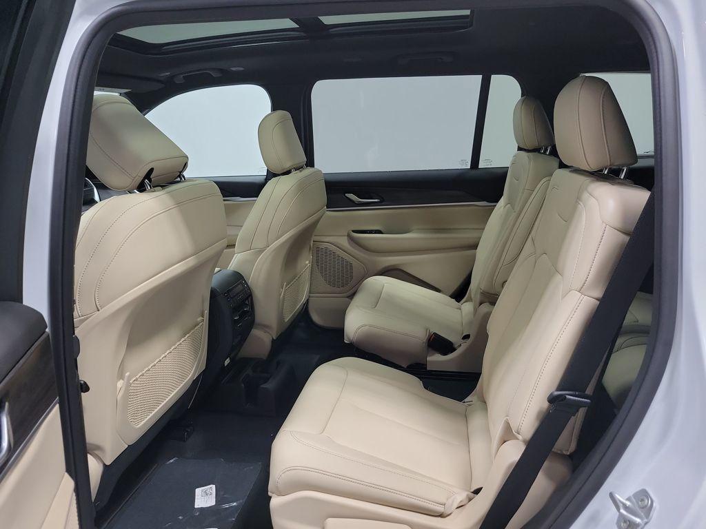 new 2025 Jeep Grand Cherokee L car, priced at $46,884