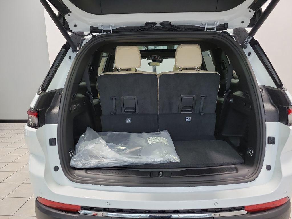 new 2025 Jeep Grand Cherokee L car, priced at $46,884