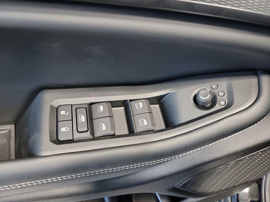 new 2026 Jeep Grand Cherokee car, priced at $43,414