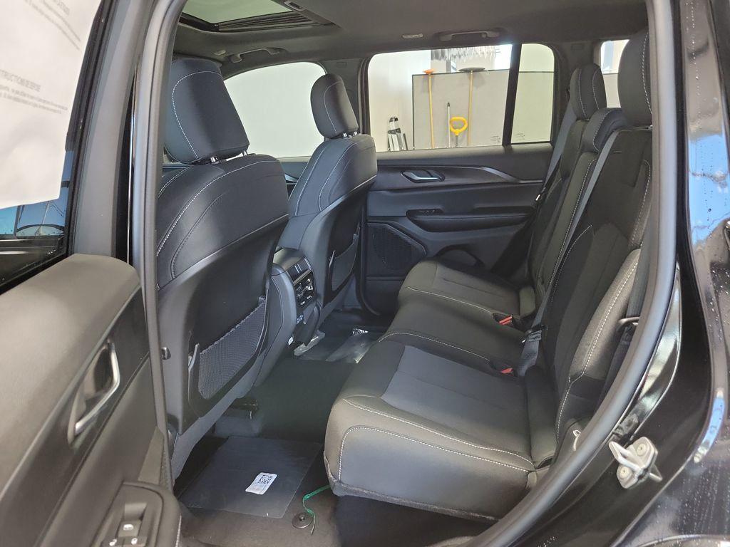 new 2026 Jeep Grand Cherokee car, priced at $43,414