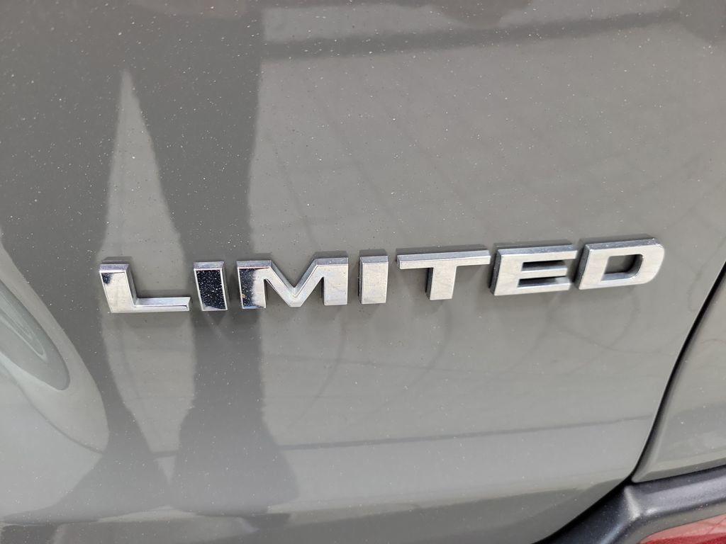 used 2019 Jeep Cherokee car, priced at $13,397