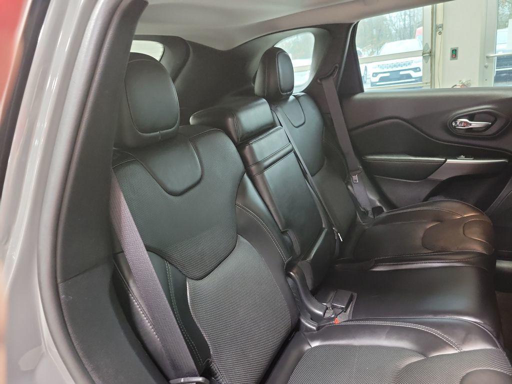 used 2019 Jeep Cherokee car, priced at $13,397