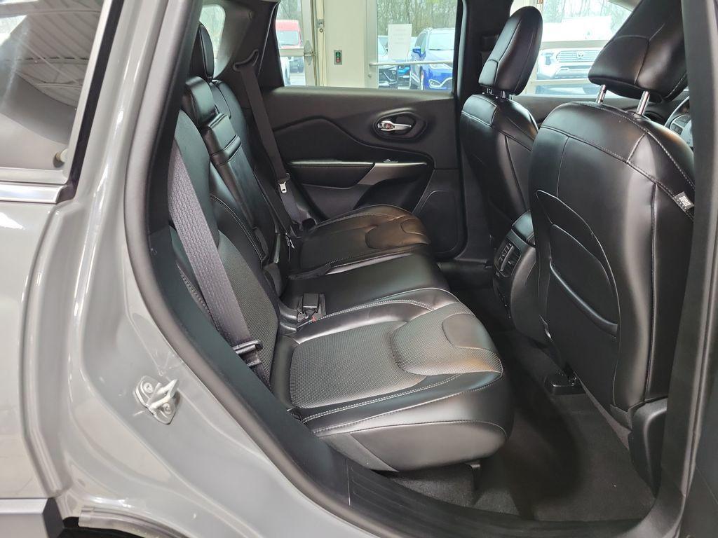 used 2019 Jeep Cherokee car, priced at $13,397