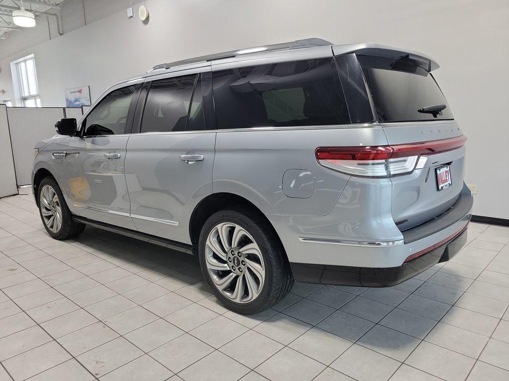used 2022 Lincoln Navigator car, priced at $44,999