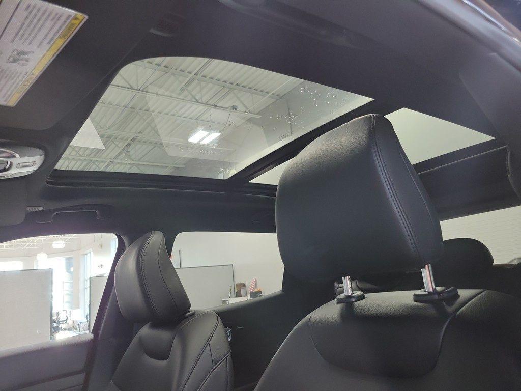 new 2025 Jeep Compass car, priced at $33,360