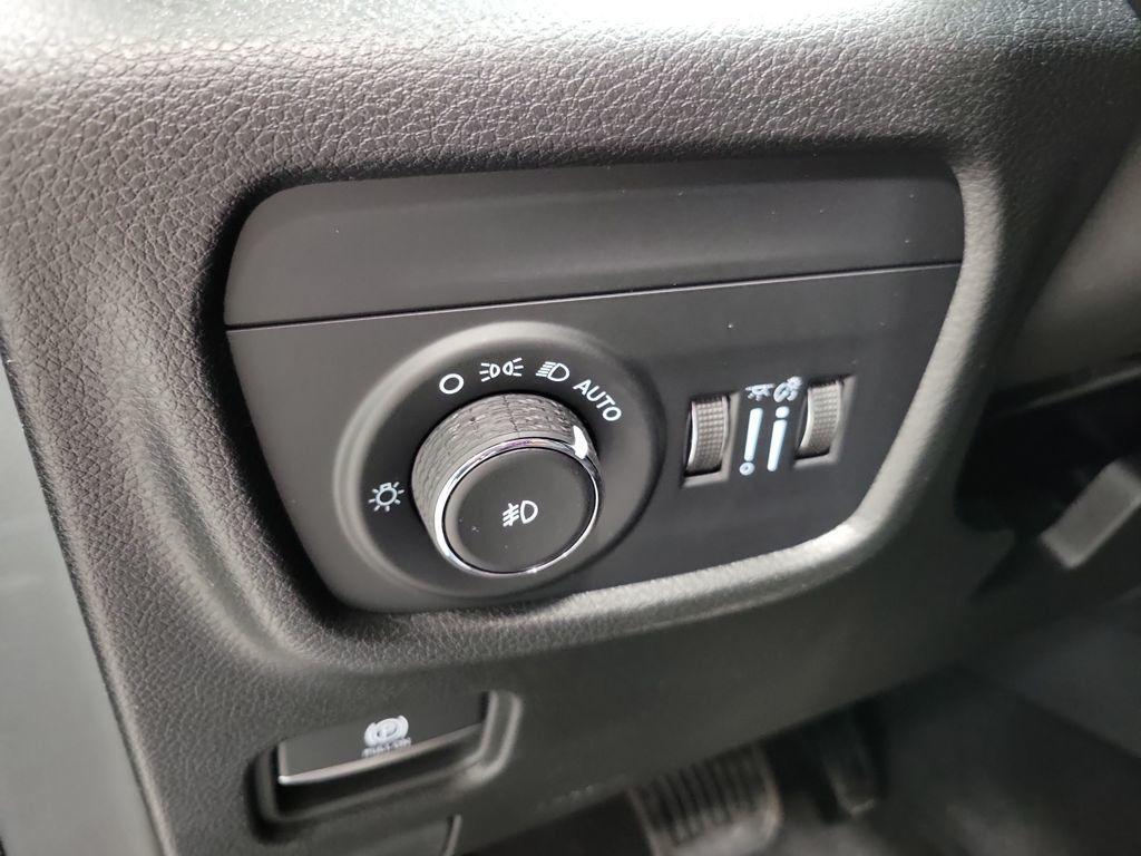 new 2026 Jeep Grand Cherokee car, priced at $50,630