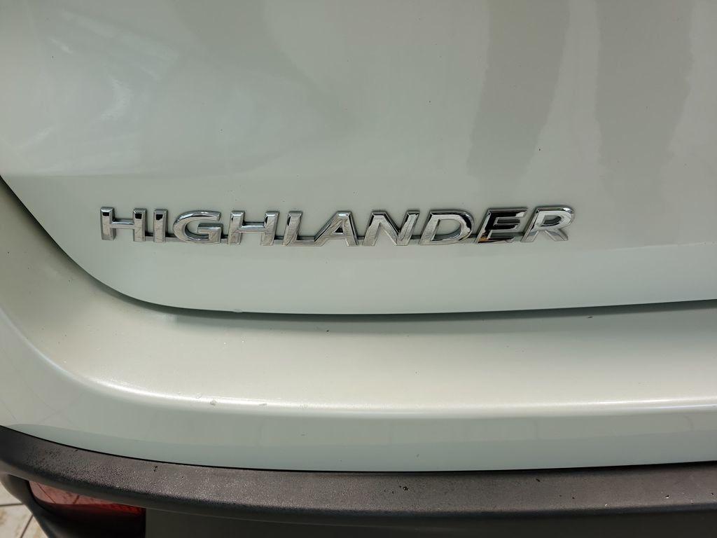 used 2019 Toyota Highlander car, priced at $25,999