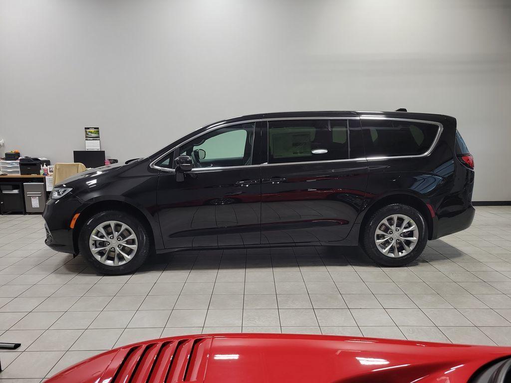 new 2026 Chrysler Pacifica car, priced at $45,360