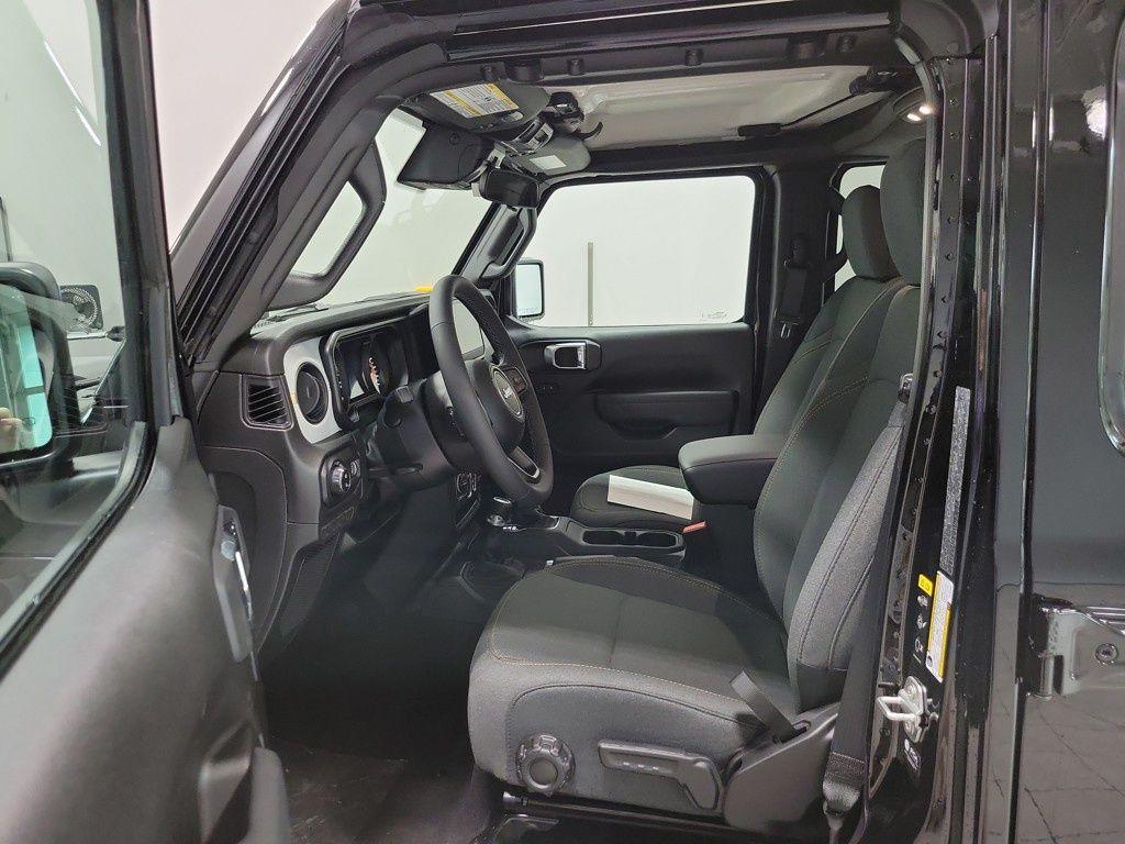 new 2025 Jeep Gladiator car, priced at $47,890