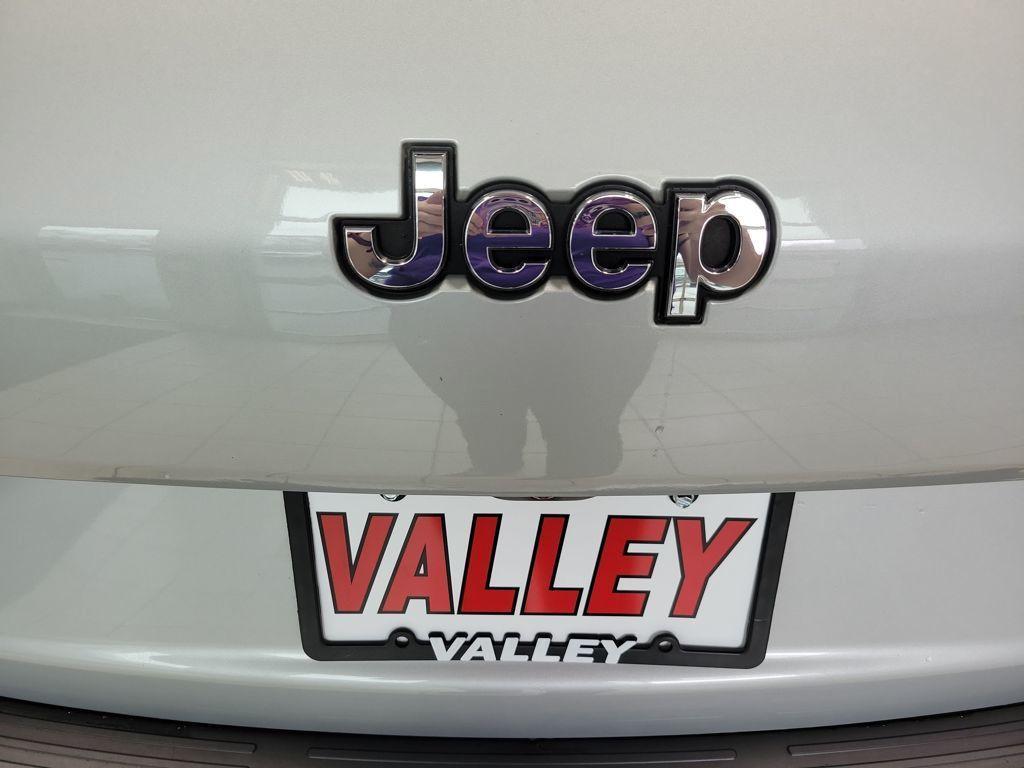 used 2024 Jeep Grand Cherokee L car, priced at $40,977