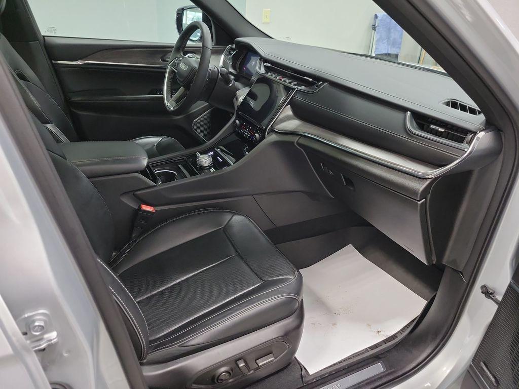 used 2024 Jeep Grand Cherokee L car, priced at $40,977