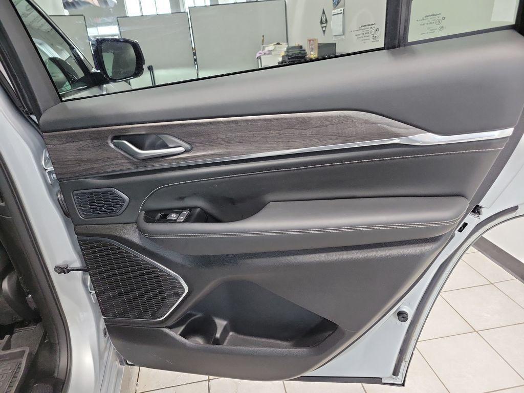 used 2024 Jeep Grand Cherokee L car, priced at $40,977